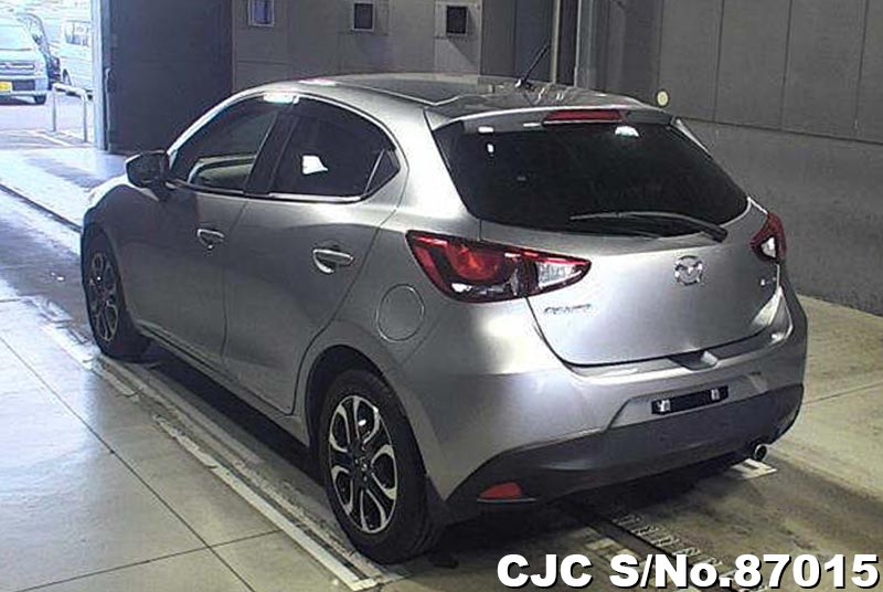 Mazda demio 2015